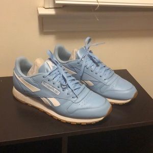Ultra rare Reebok classic Carolina blue size 11 great condition
